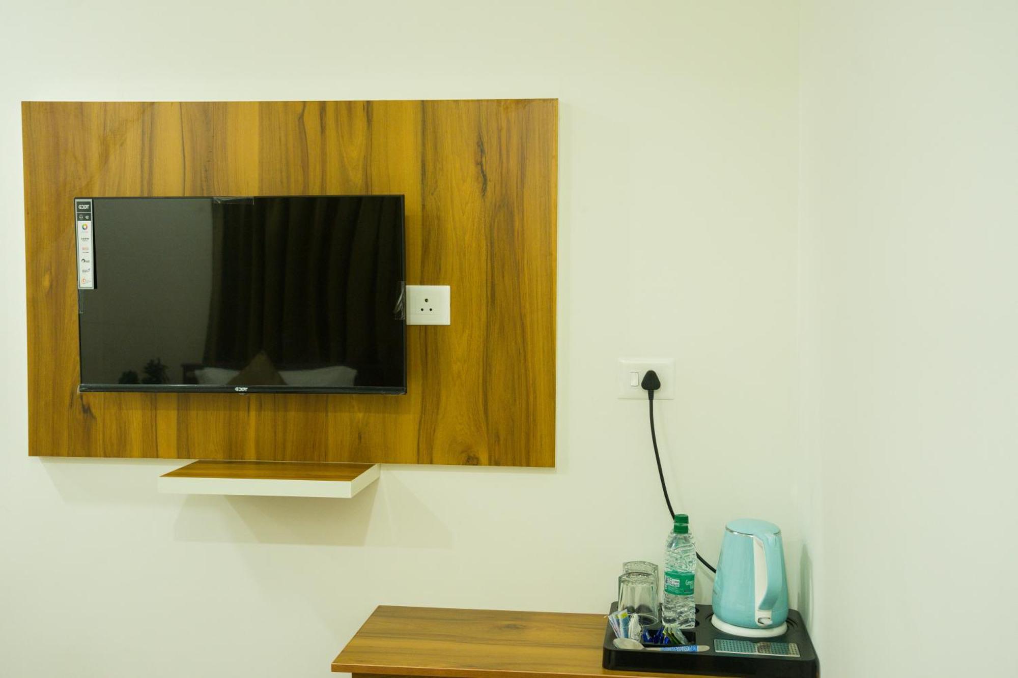 尼杜巴塞莱 Fly View Airport Residency酒店 外观 照片
