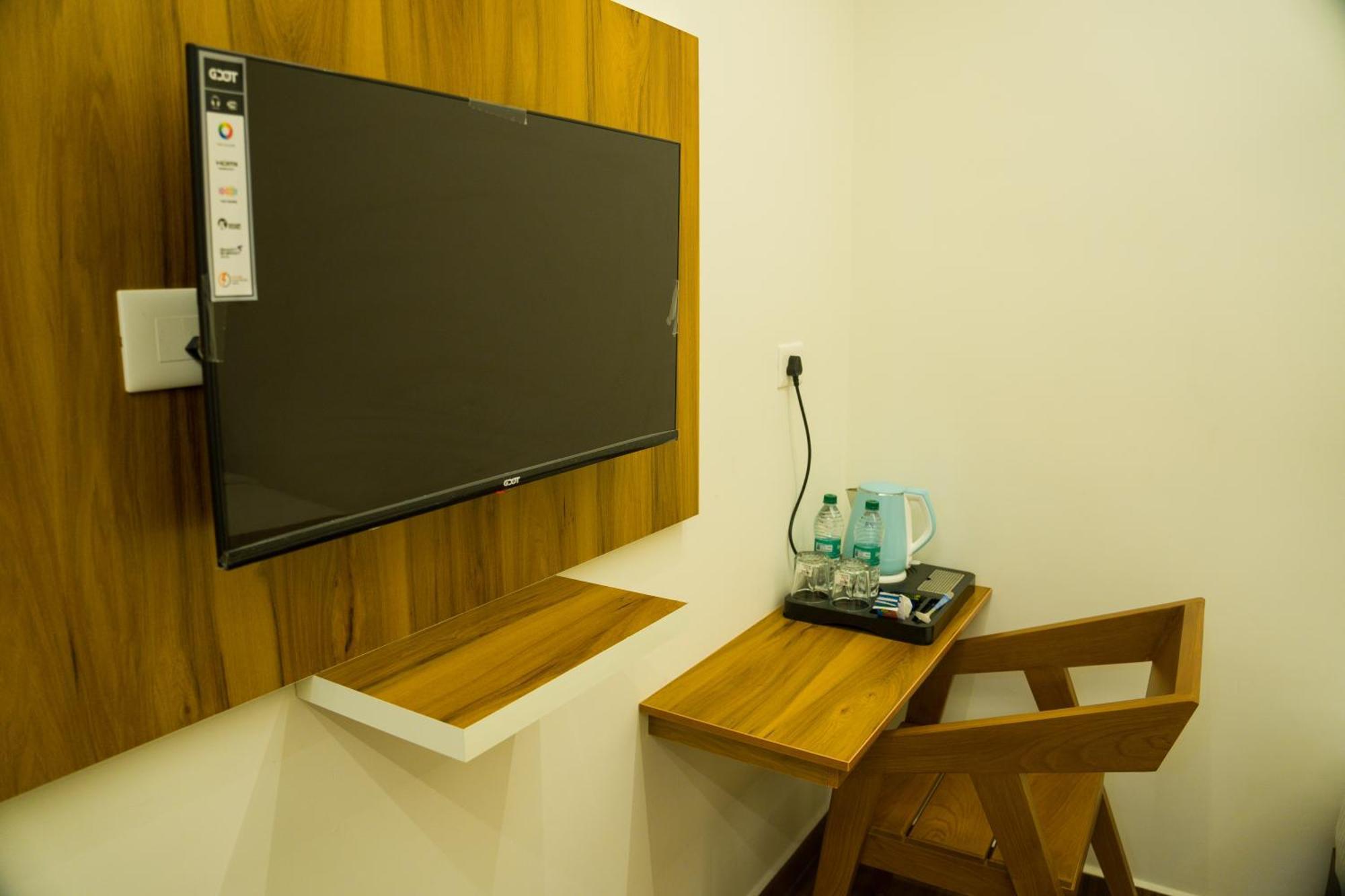 尼杜巴塞莱 Fly View Airport Residency酒店 外观 照片