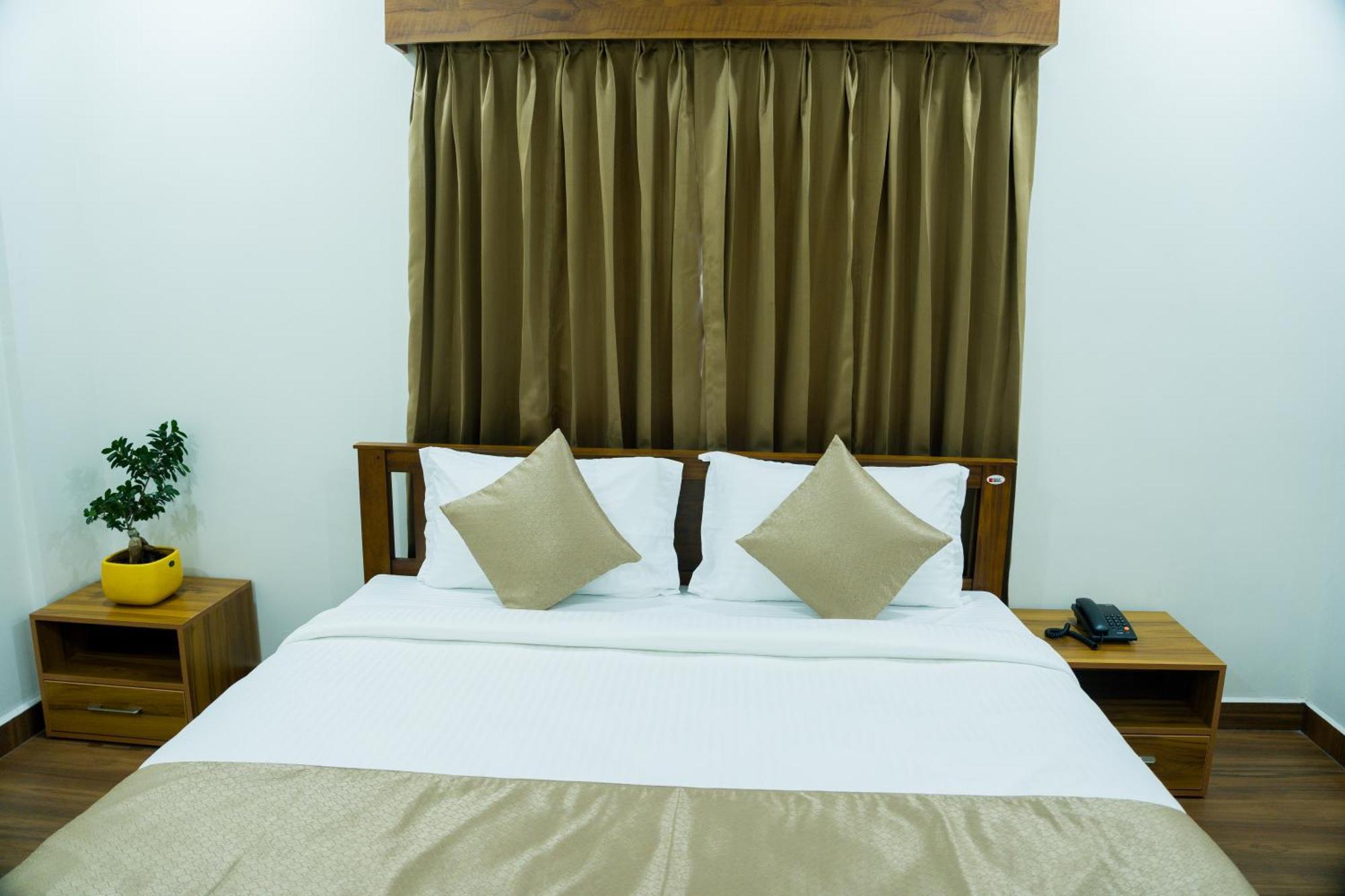 尼杜巴塞莱 Fly View Airport Residency酒店 外观 照片