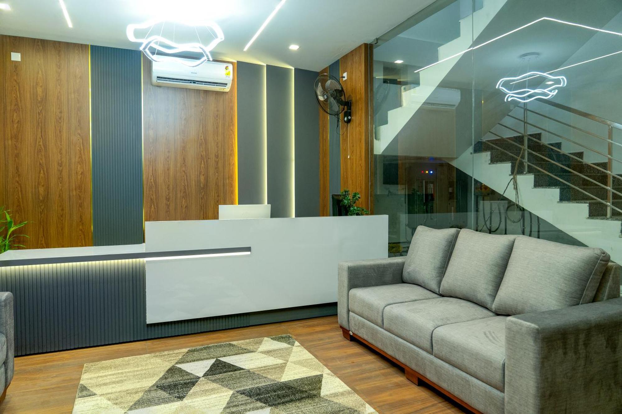 尼杜巴塞莱 Fly View Airport Residency酒店 外观 照片