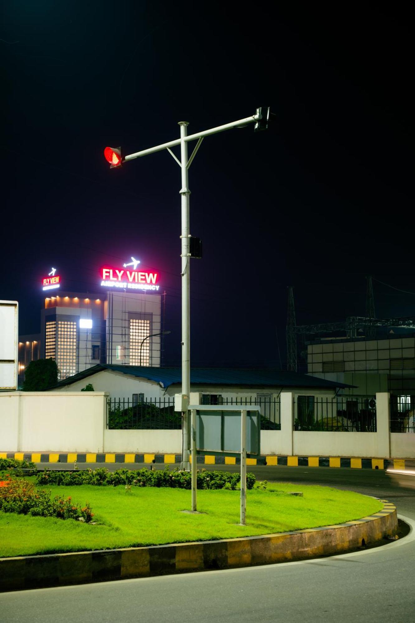 尼杜巴塞莱 Fly View Airport Residency酒店 外观 照片