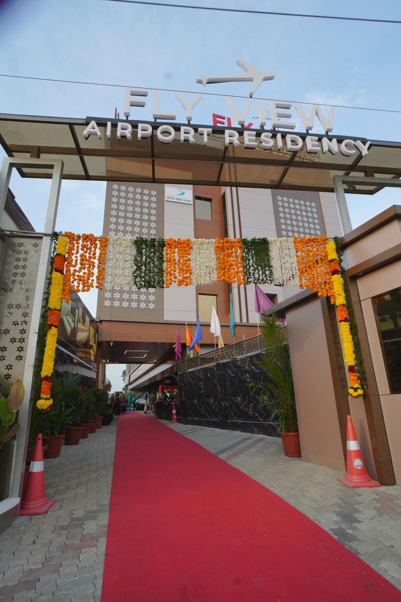 尼杜巴塞莱 Fly View Airport Residency酒店 外观 照片