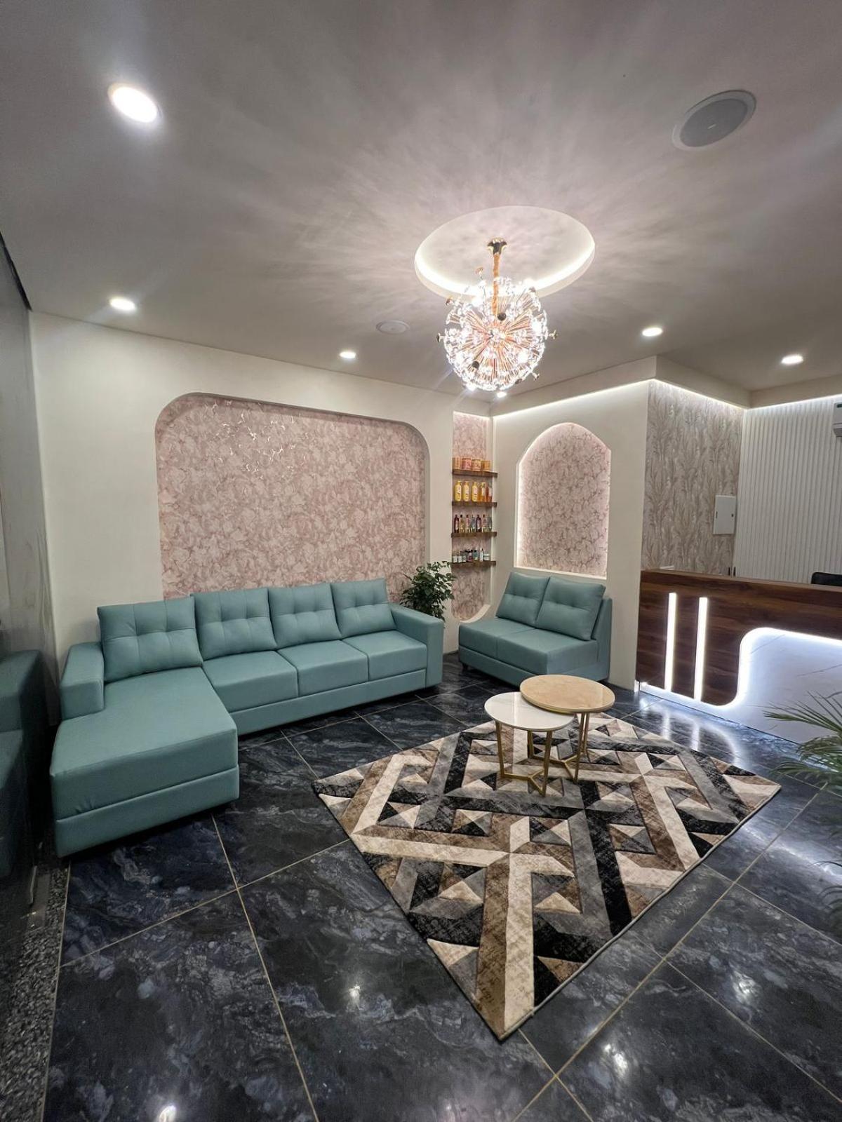 尼杜巴塞莱 Fly View Airport Residency酒店 外观 照片