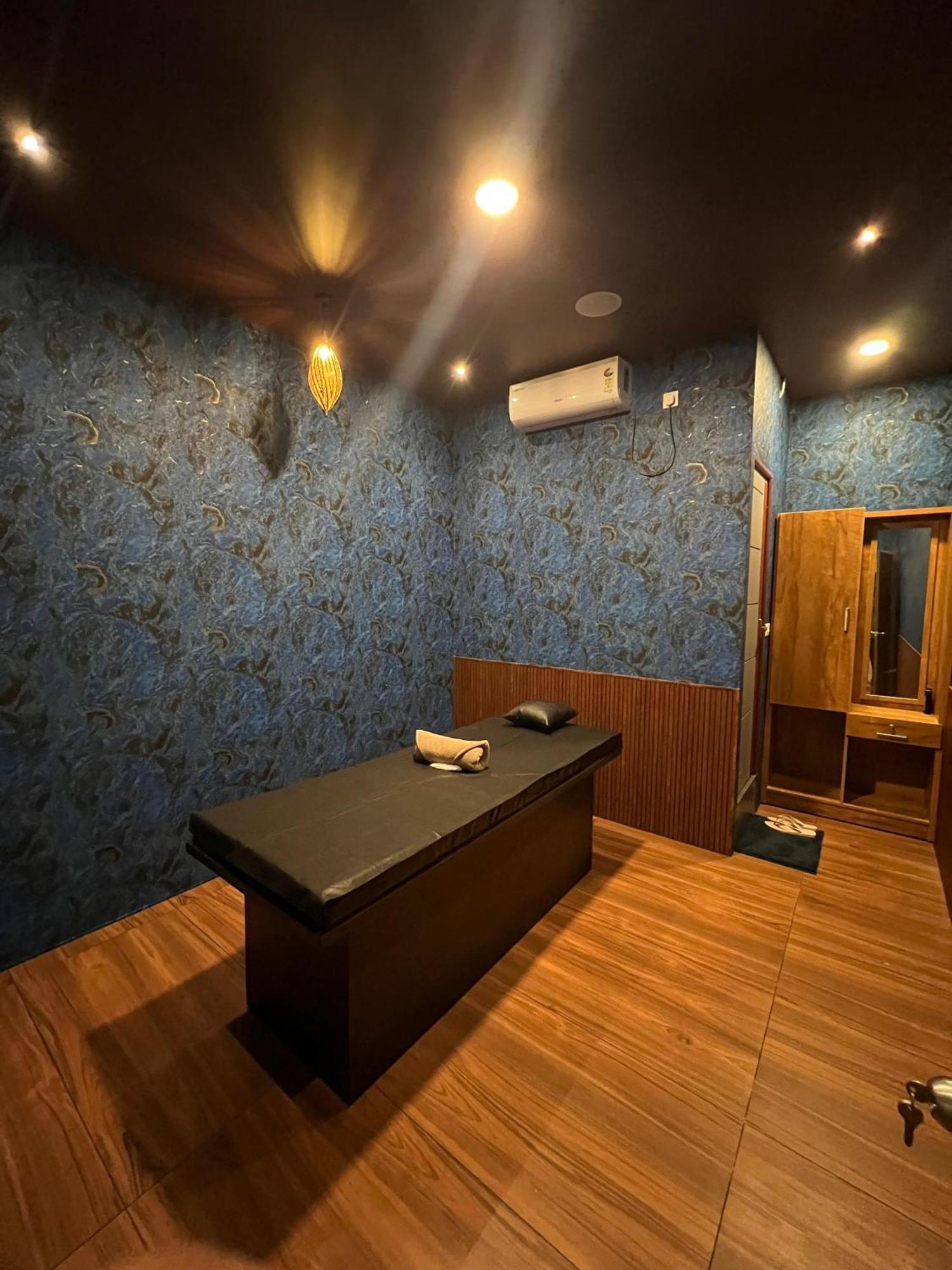 尼杜巴塞莱 Fly View Airport Residency酒店 外观 照片